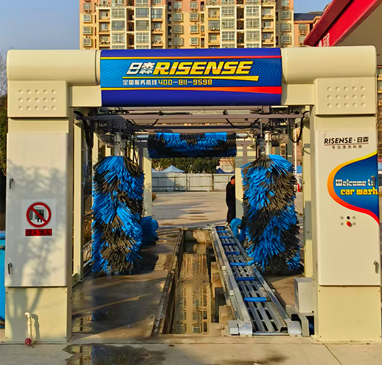 河南加油站安装日森11刷隧道式洗车机设备